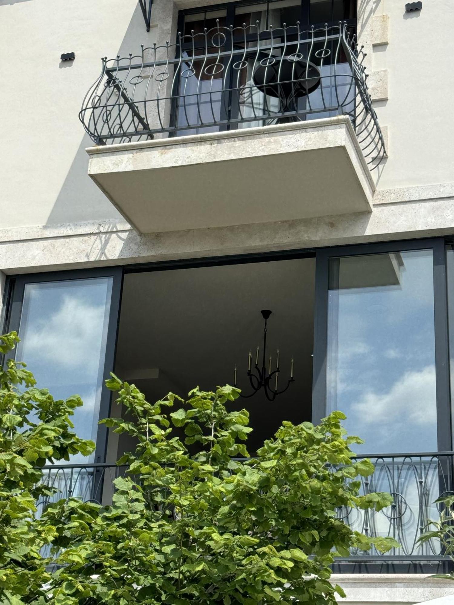 Redroof Country House Hotel Goris Exterior photo