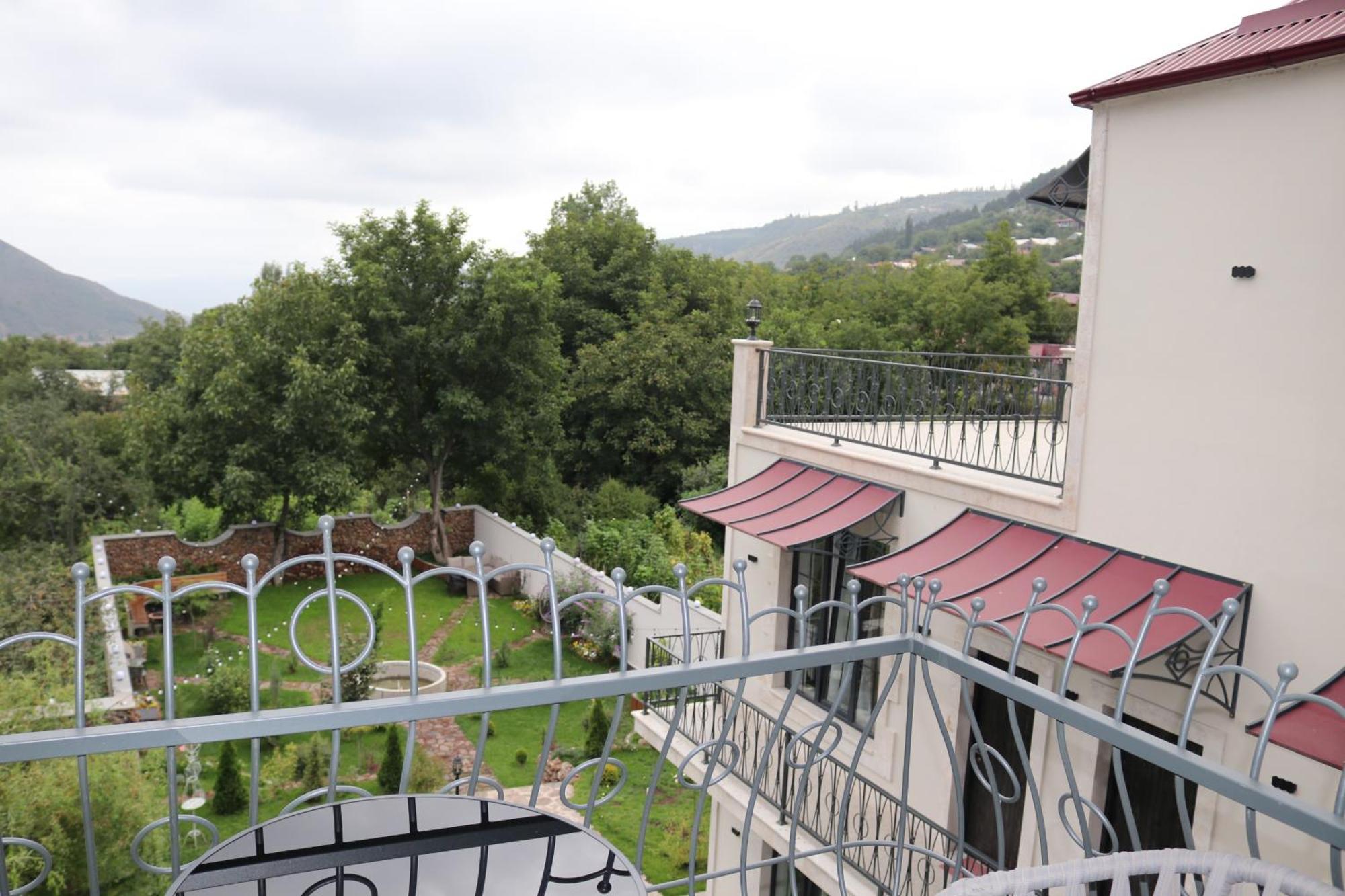 Redroof Country House Hotel Goris Room photo