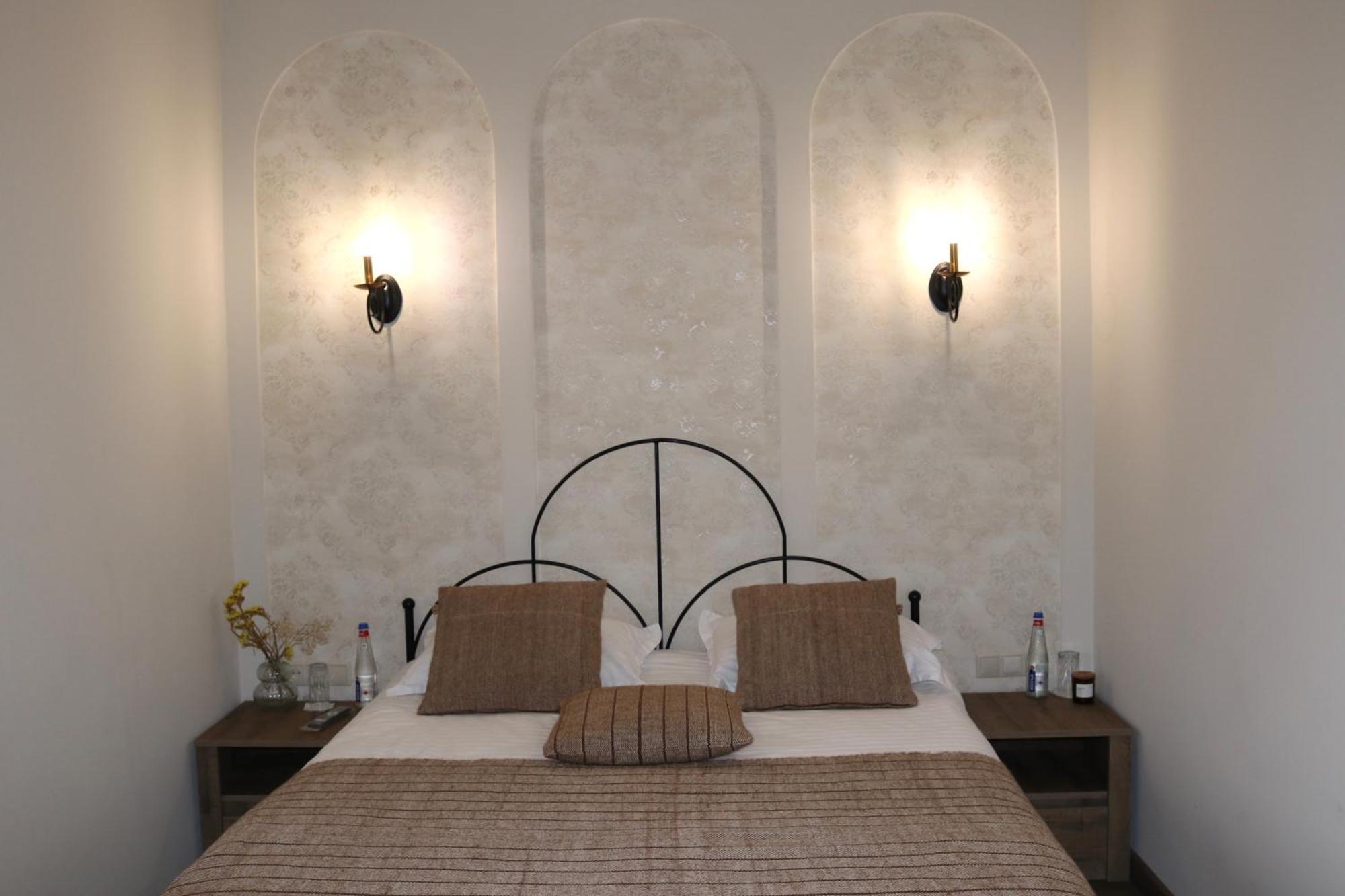 Redroof Country House Hotel Goris Room photo
