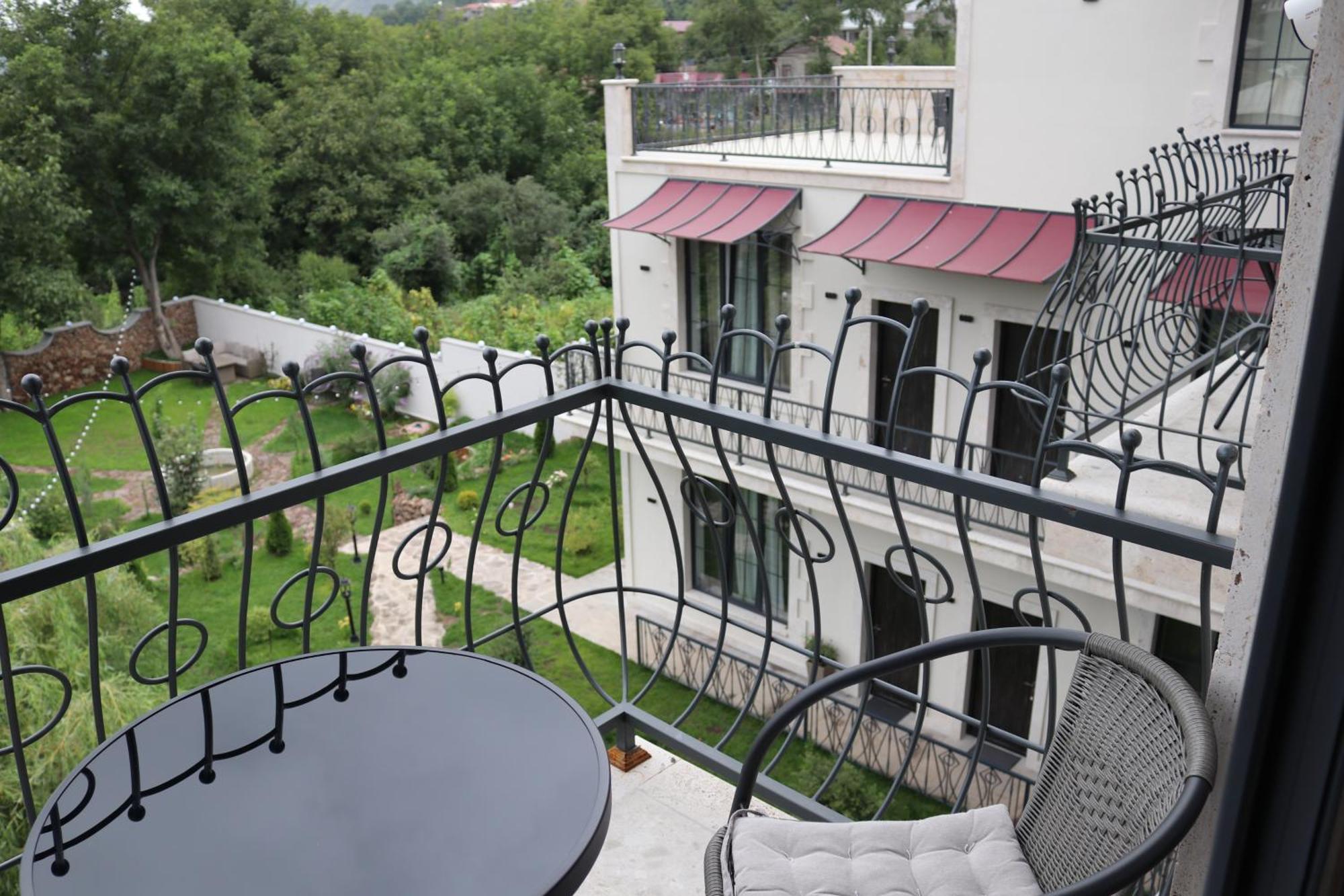 Redroof Country House Hotel Goris Room photo