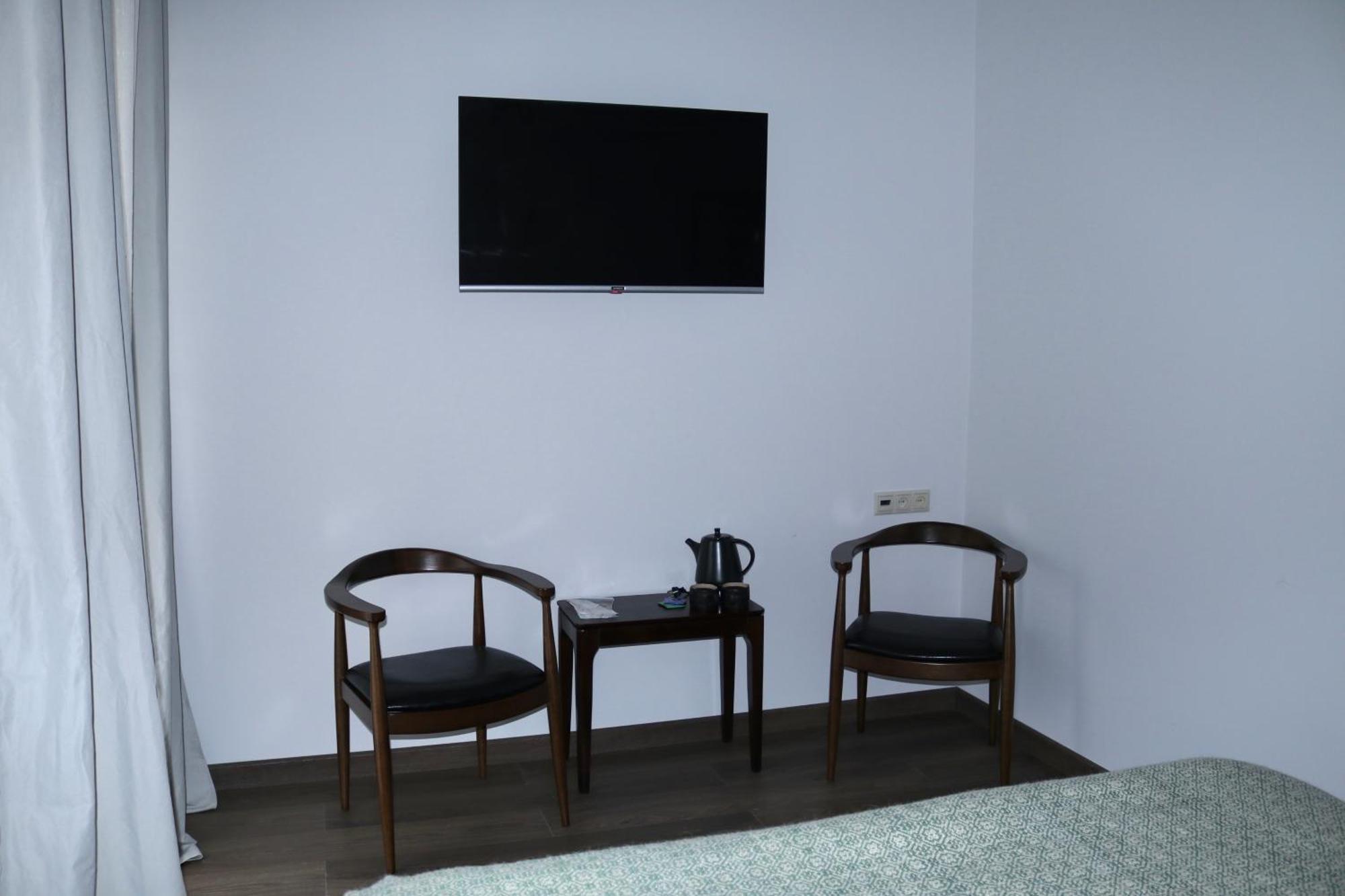 Redroof Country House Hotel Goris Room photo